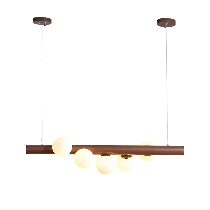 Suspension linéaire en bois à globes opalins, au design minimaliste et chaleureux inspiré des styles japandi et scandinave.