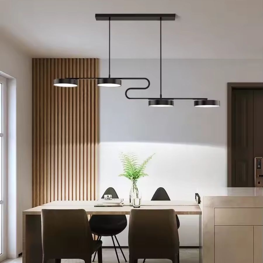 Suspension linéaire noire à double boucle et disques lumineux, au design moderne et graphique
