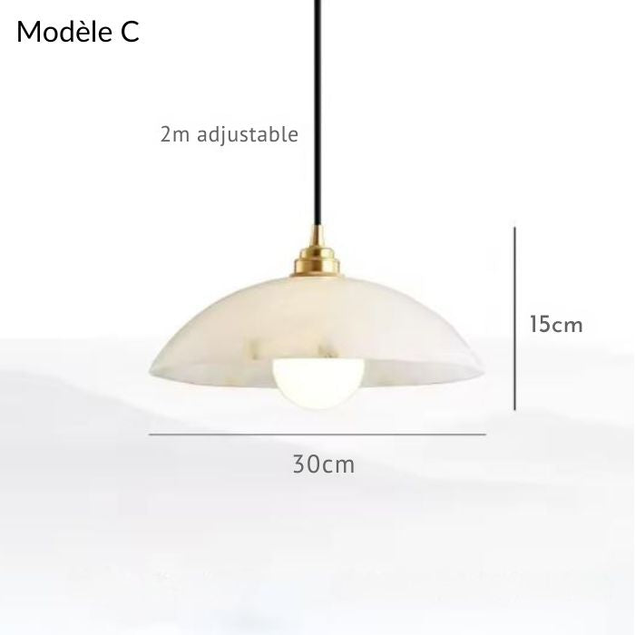 Suspension en marbre blanc modèle C, diamètre 30 cm, hauteur ajustable, idéale pour un éclairage sophistiqué.
