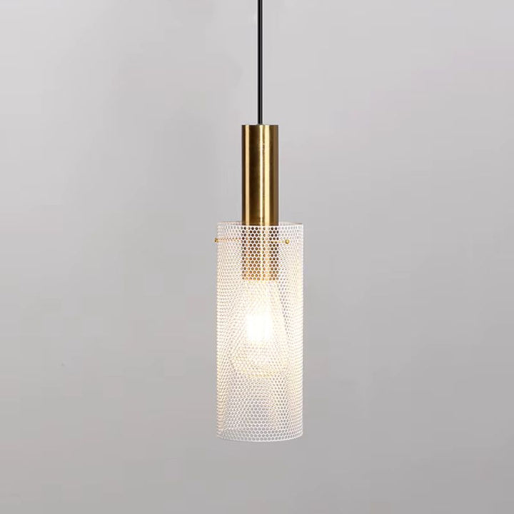 Modèle cylindrique avec abat-jour en métal ajouré blanc, finition dorée et ampoule visible au style moderne