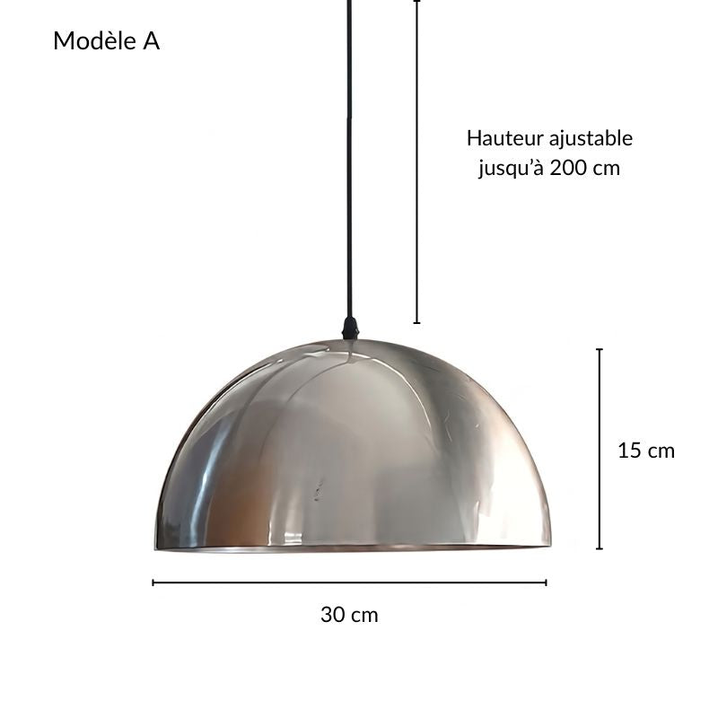 Suspension hémisphérique en métal chromé de 30 cm au design minimaliste et élégant.