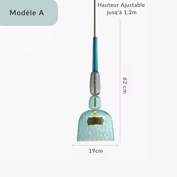 Suspension multicolore modèle A en verre soufflé, avec hauteur ajustable, idéale pour un intérieur contemporain.