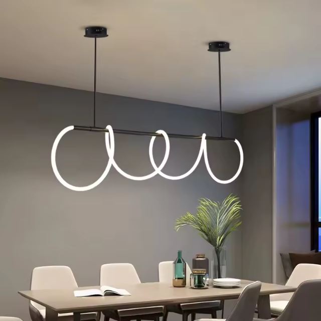 Suspension néon LED circulaire au design unique, idéale pour une décoration moderne dans une salle à manger.