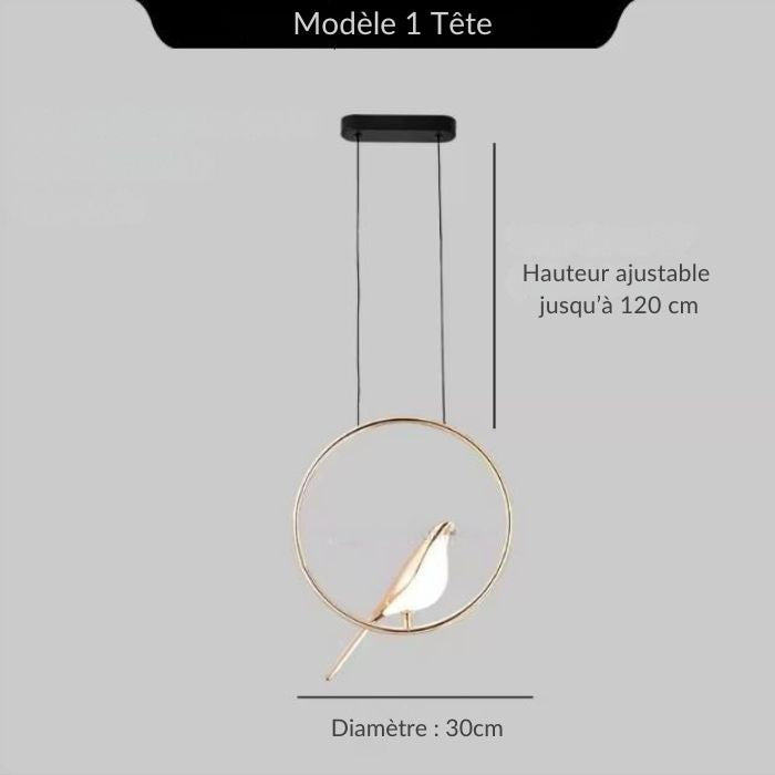 Suspension minimaliste dorée avec un oiseau lumineux dans un cercle de 30 cm, parfaite pour un coin lecture ou une entrée raffinée.