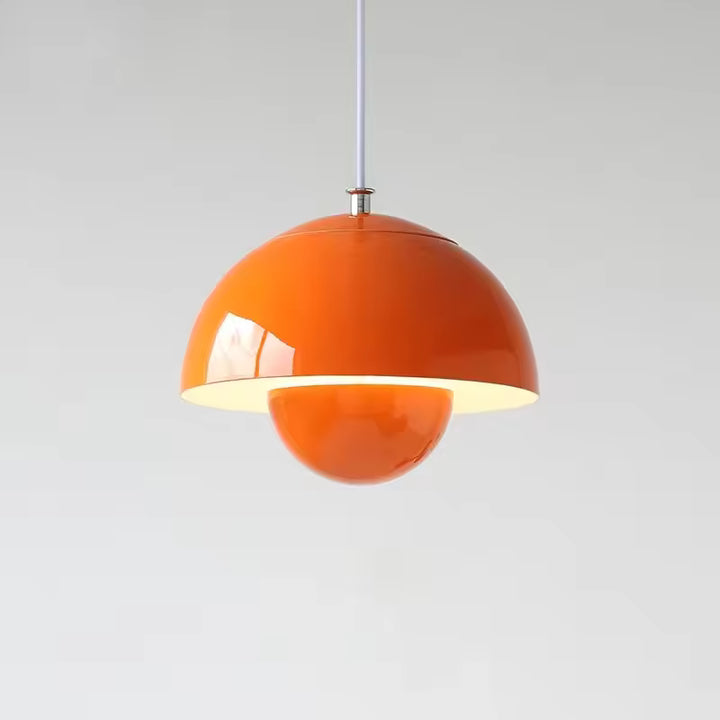 Lampe suspendue orange à large dôme arrondi et globe inférieur, esprit vintage années 70