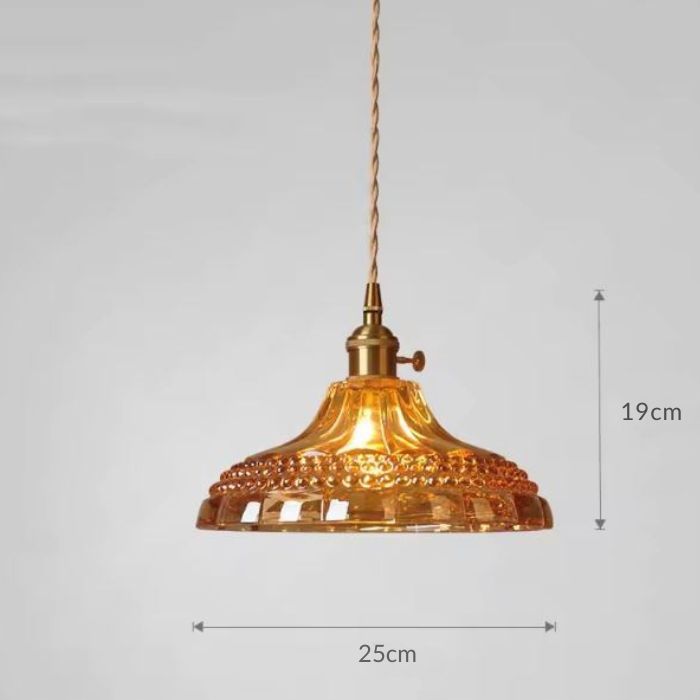 Suspension orange vintage en verre au diamètre de 25 cm et hauteur de 19 cm, idéale pour une décoration rétro élégante et contemporaine.