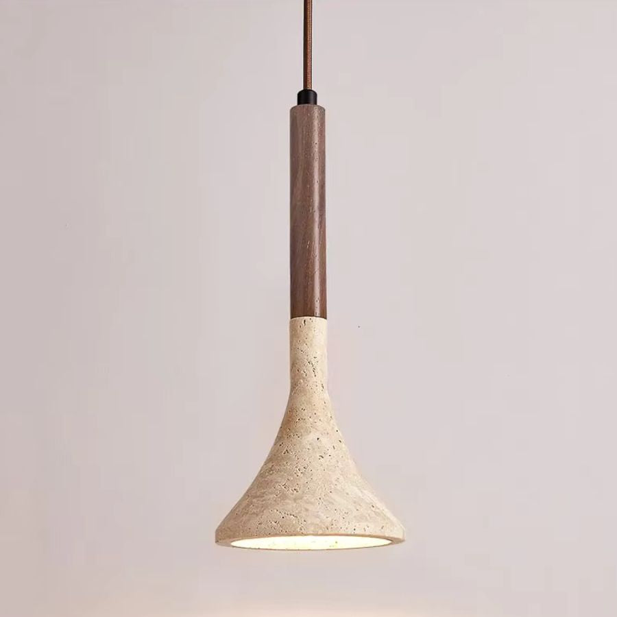 Suspension en pierre claire et bois foncé à forme évasée, au design contemporain inspiré des matières naturelles