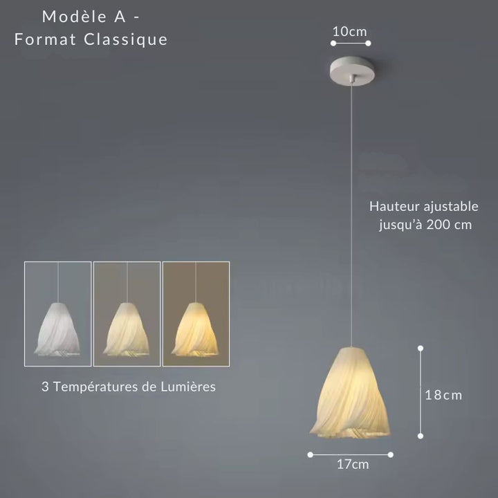 Suspension plissée modèle A au profil élancé et asymétrique, dans un style organique et contemporain