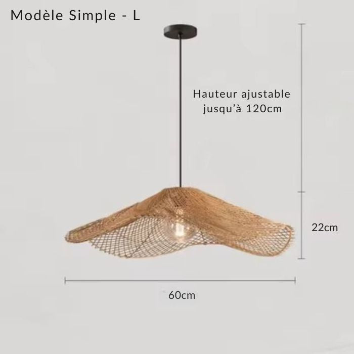 Suspension en rotin modèle L au style organique aérien, luminaire décoratif aux courbes libres et naturelles.