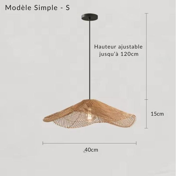 Suspension en rotin modèle simple au style naturel organique, luminaire ajustable aux lignes souples et légères.