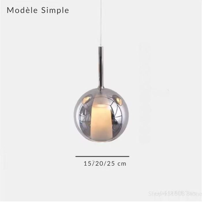 Suspension simple boule en verre fumé gris, design épuré au style contemporain raffiné.
