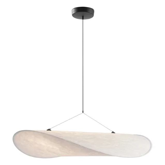 Suspension en soie minimaliste blanche avec fixation noire, parfaite pour un intérieur moderne et épuré.