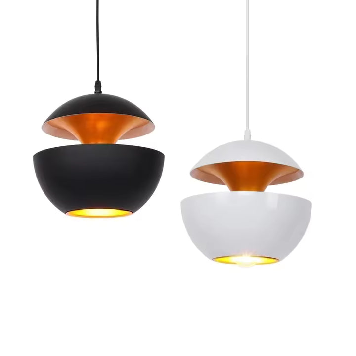 Deux suspensions sphériques design en métal noir et blanc, à double coque avec intérieur cuivré