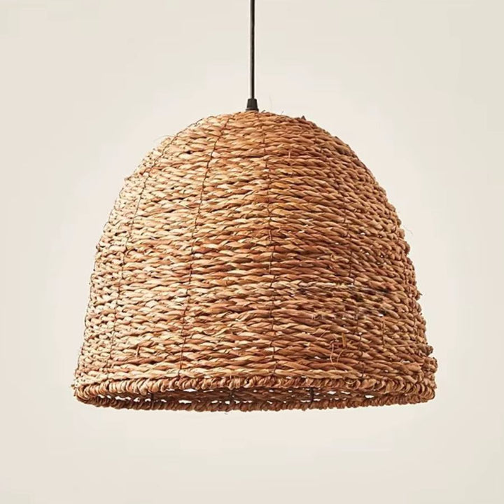 Suspension tressée en fibre naturelle en forme de dôme, au tressage artisanal et au style bohème authentique