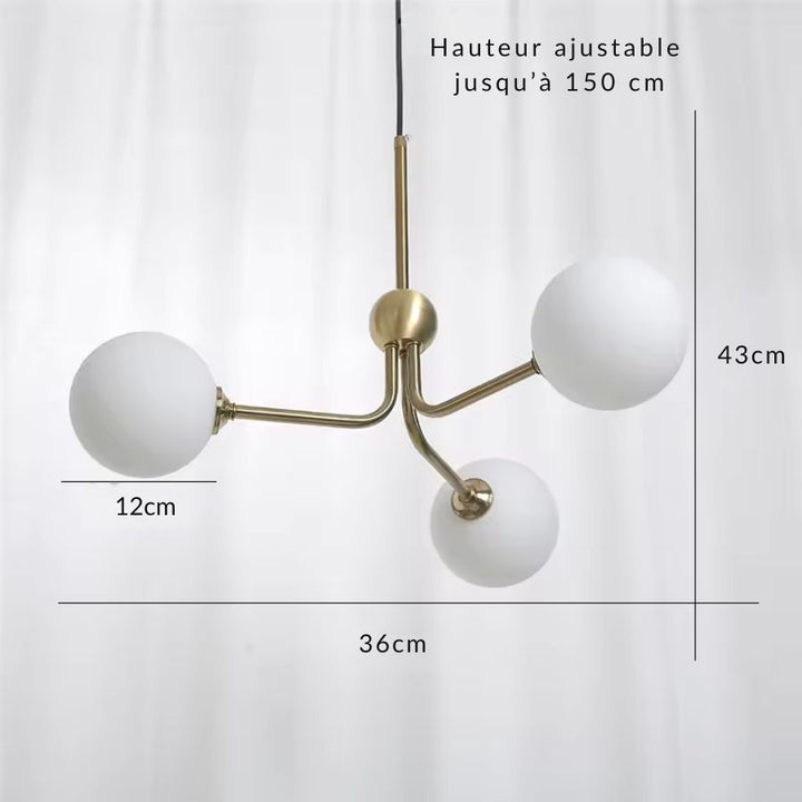 Dimensions de la suspension tripode à trois globes opalins, structure dorée et hauteur réglable jusqu’à 150 cm