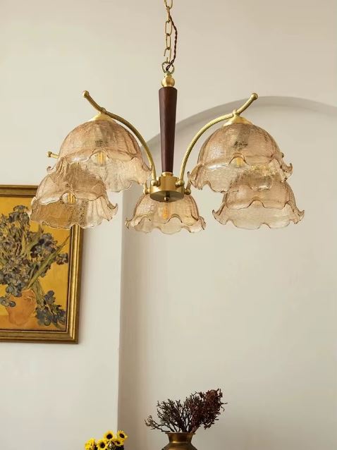 Suspension tulipe vintage en verre au design élégant et raffiné.