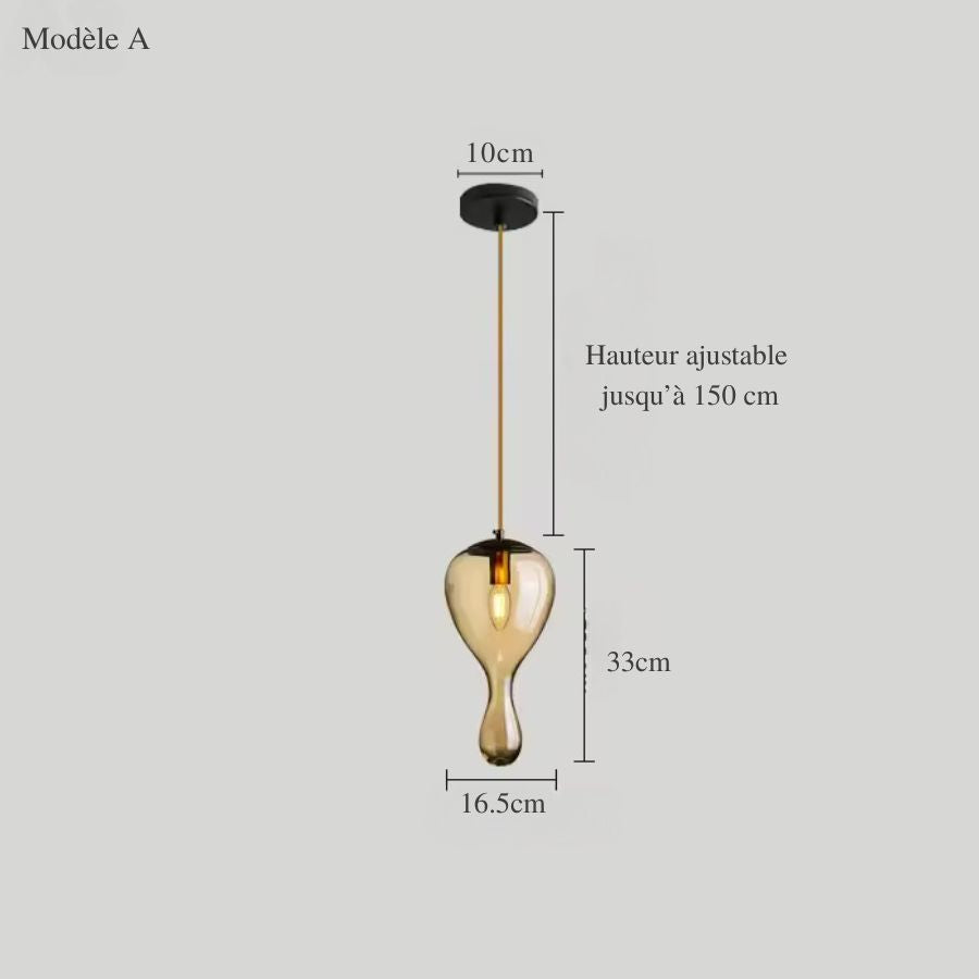 Dimensions d'une suspension en verre ambré en goutte inversée, au design organique, de 33 cm de haut et 16,5 cm de large.
