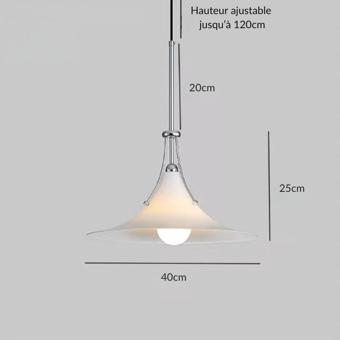 Suspension en verre blanc évasé 40 cm, silhouette aérienne entre design space age, modernisme et élégance italienne.
