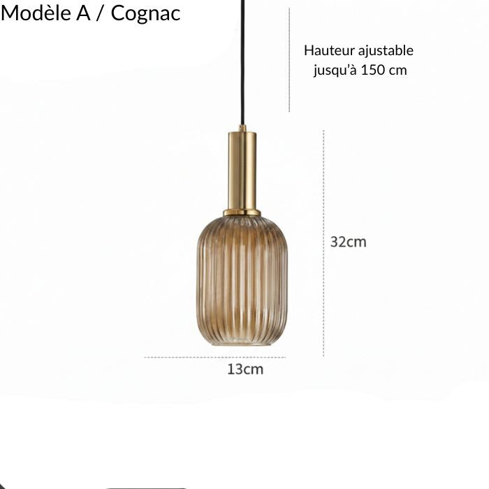 Suspension en verre cannelé ambré et finition dorée inspirée du design italien des années 70