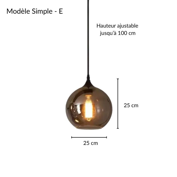 Suspension boule en verre fumé au design contemporain, idéale pour une ambiance élégante et minimaliste.