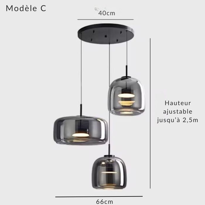 Suspension verre fumé gris modèle C en trio décalé, idéale pour un éclairage décoratif en escalier ou cage d’escalier.