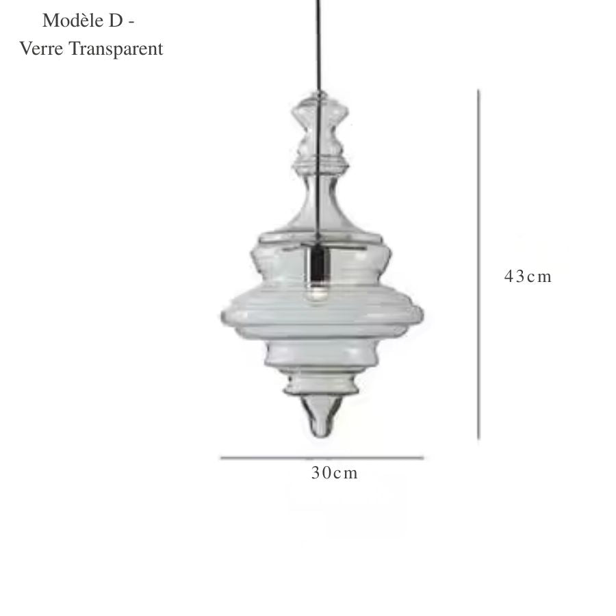 Schéma d'une suspension en verre transparent à col élancé et reliefs étagés, mesurant 43 cm de haut et 30 cm de large.