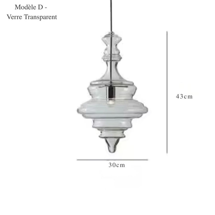 Schéma d'une suspension en verre transparent à col élancé et reliefs étagés, mesurant 43 cm de haut et 30 cm de large.