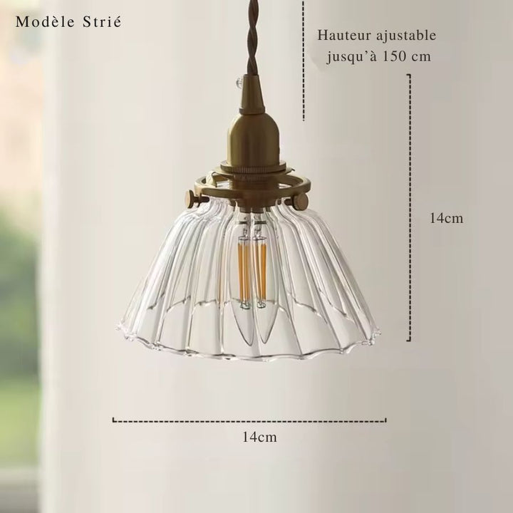 Modèle strié de suspension vintage en verre et laiton, au charme rétro avec abat-jour cannelé de 14 cm