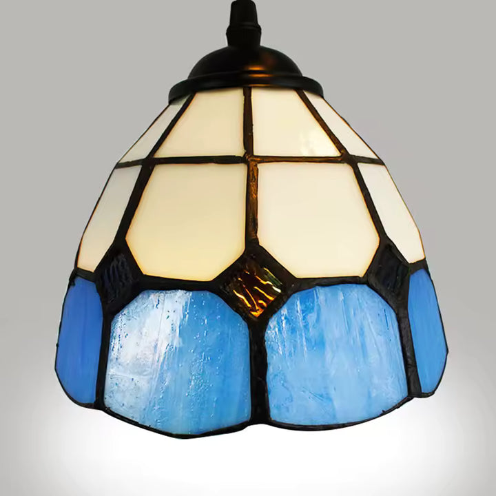 Abat-jour de suspension Tiffany en vitrail bleu et crème au charme vintage et aux motifs géométriques